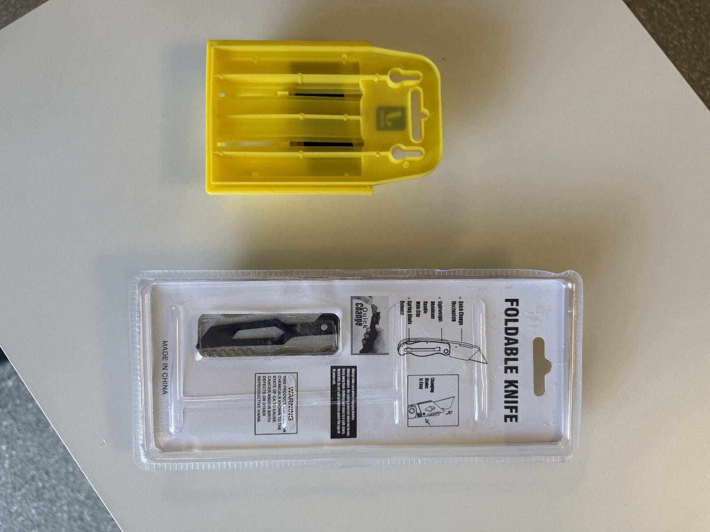 Jhome Foldable Utility knife with 50 blades set